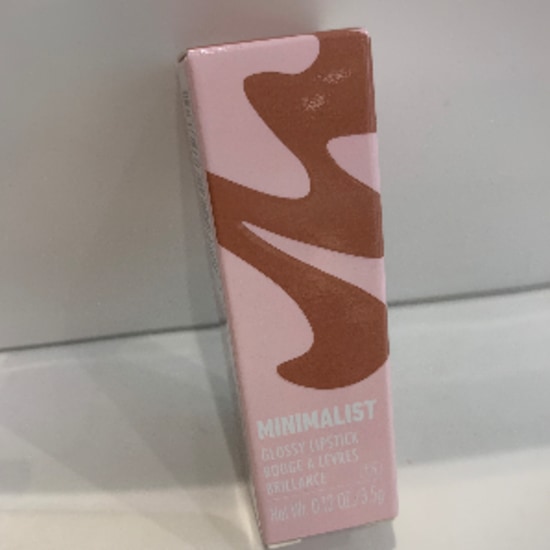 Minimalist glossy lipstick (red)