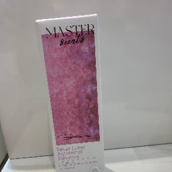 Fragrance Identity series reed diffuser ( fever lover)