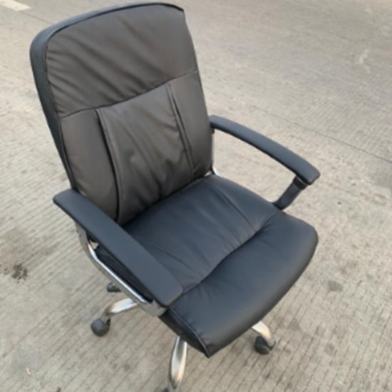 OFFICE SWIVEL CHAIR– FAIRLY USED