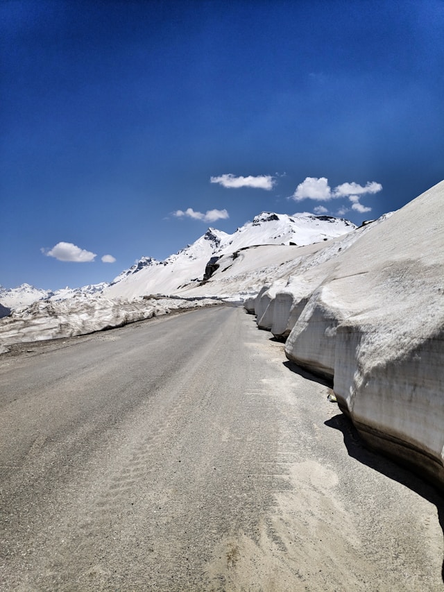Rohtang Pass Snow Wall