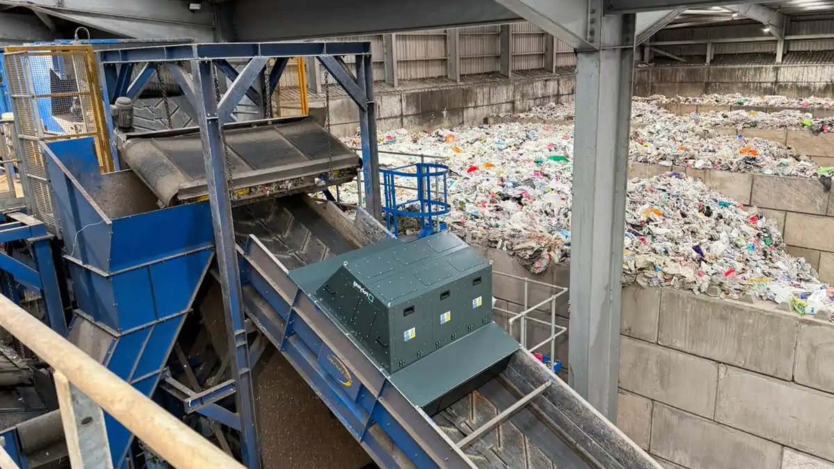 Aldi boosts milk bottle recycling with new tech Aldi boosts milk bottle recycling with new tech - milk bottle recycling