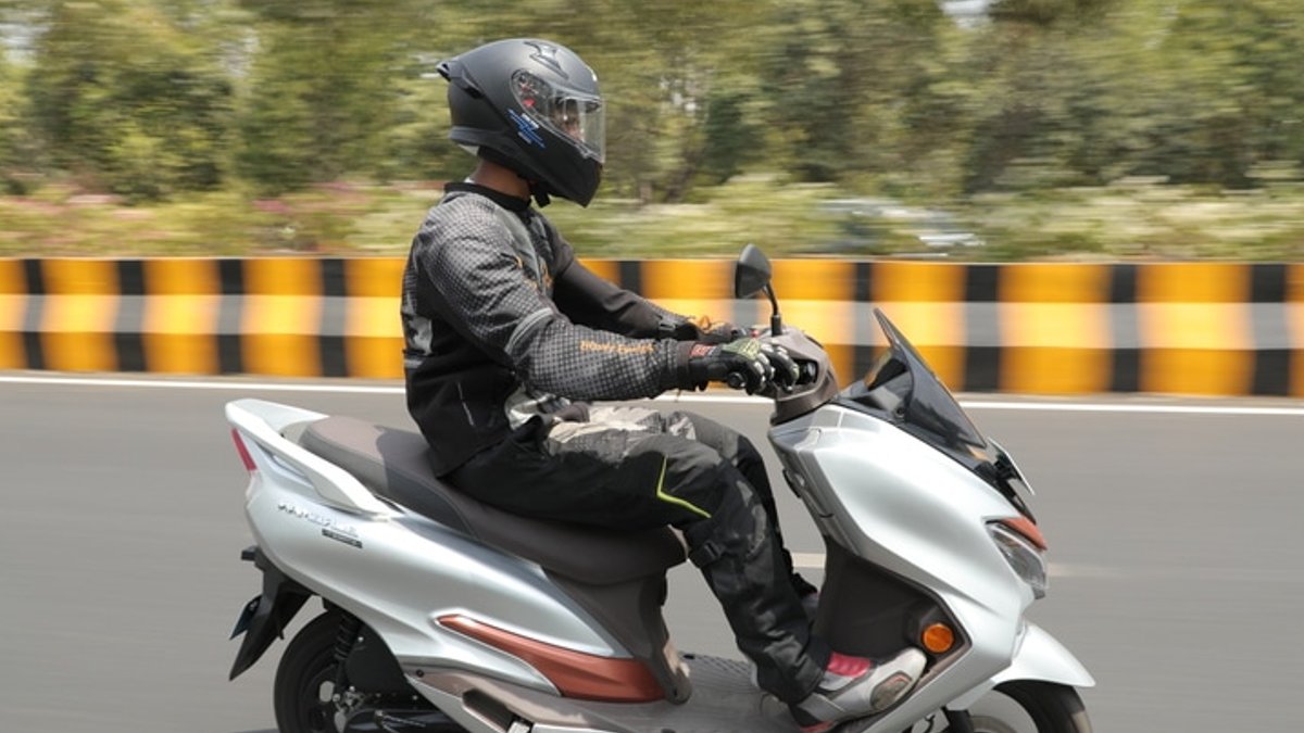 Suzuki Burgman 2026 impresses in first test ride - suzuki burgman