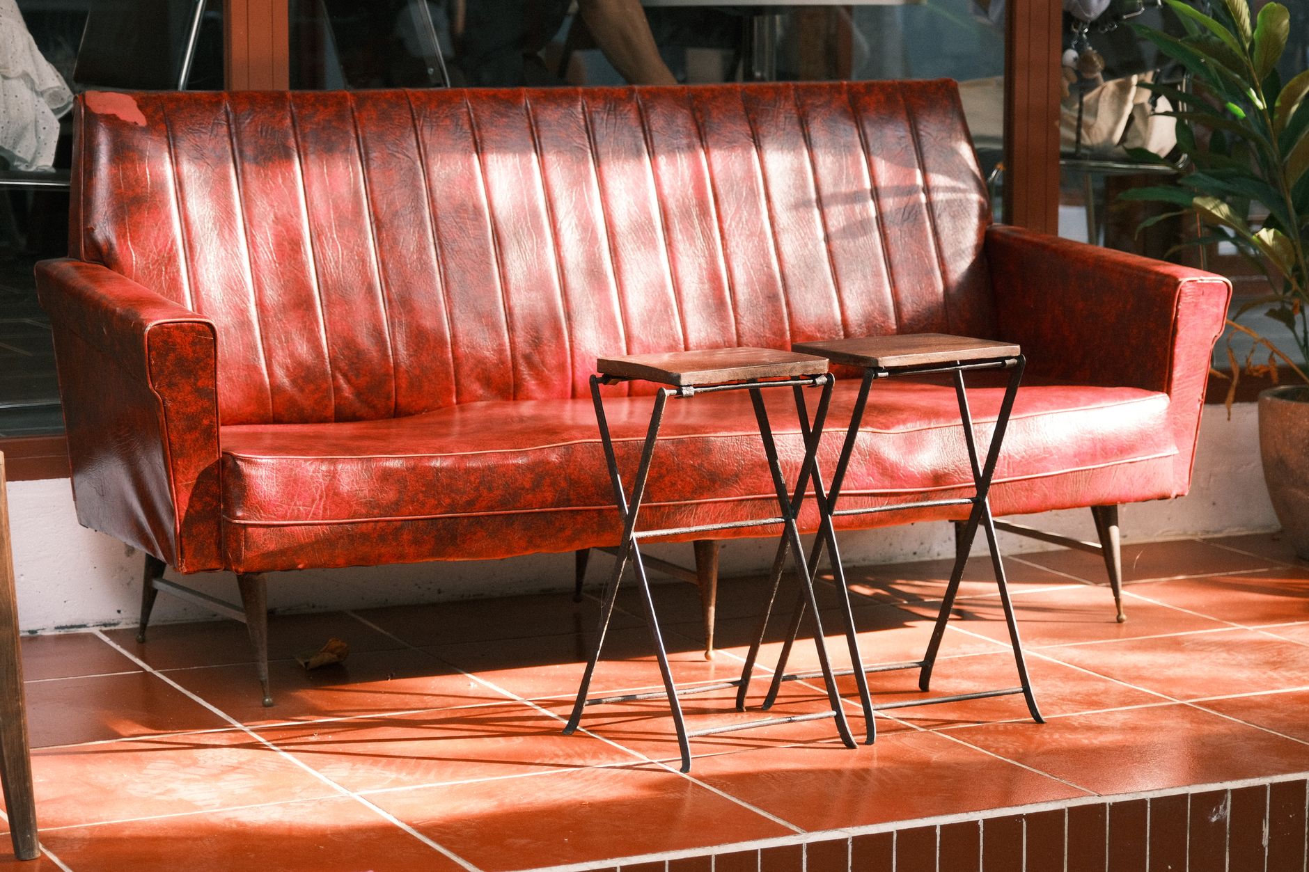 Fifties Sofa Style Makes Big Return