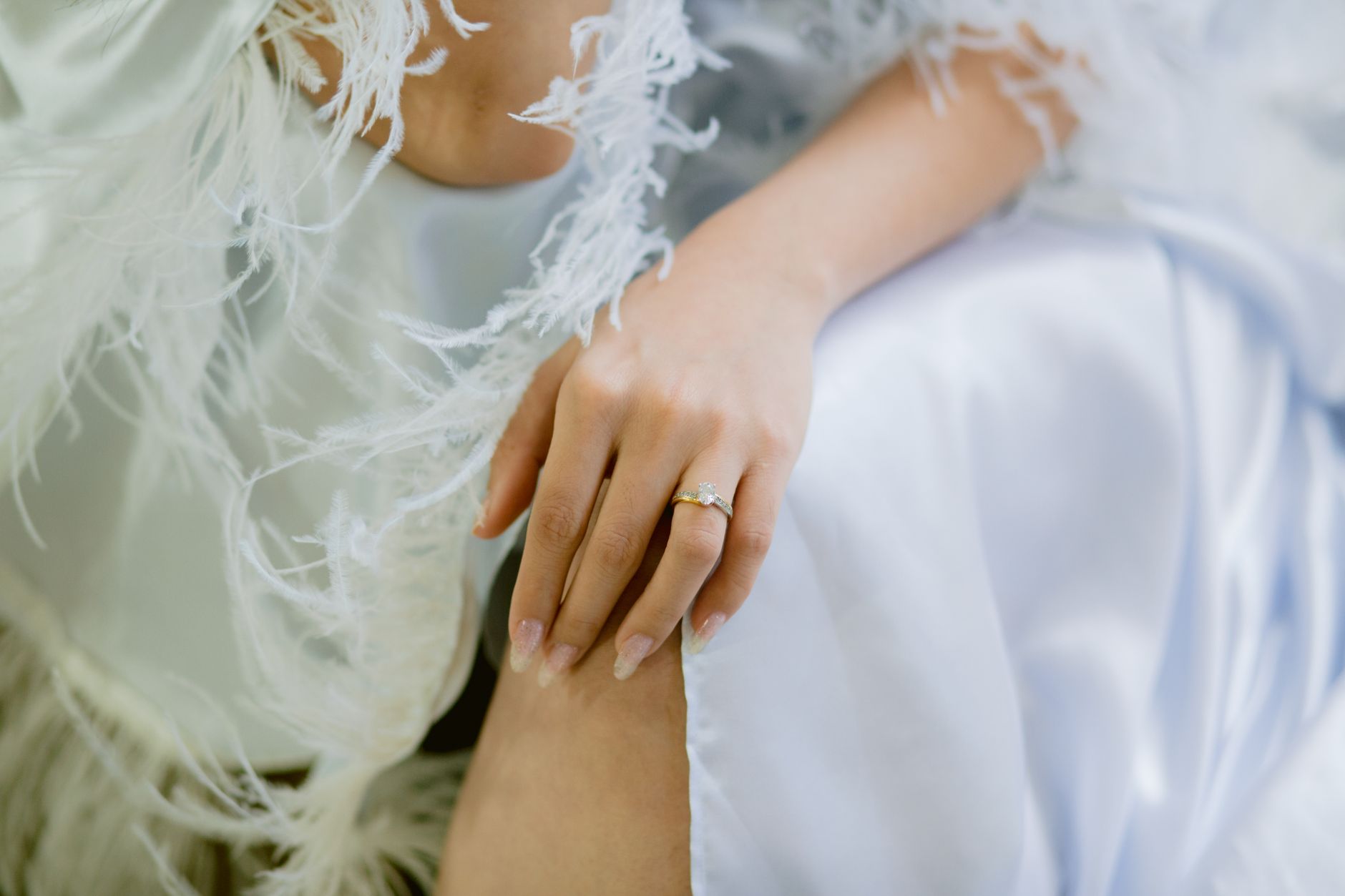 Victorian Engagement Rings for Brides with Downstyles: A Timeless Match