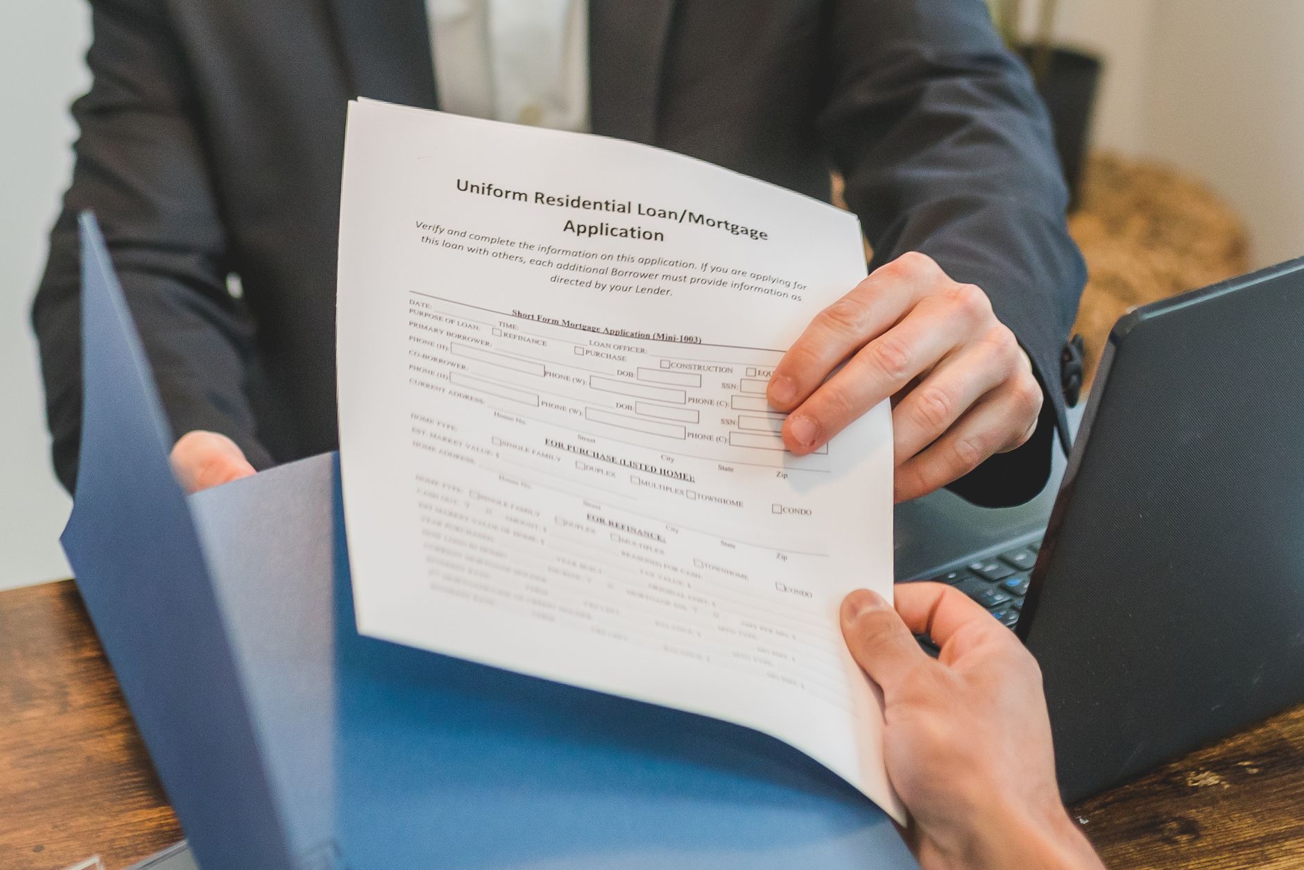 How to Successfully Navigate a Mortgage Application