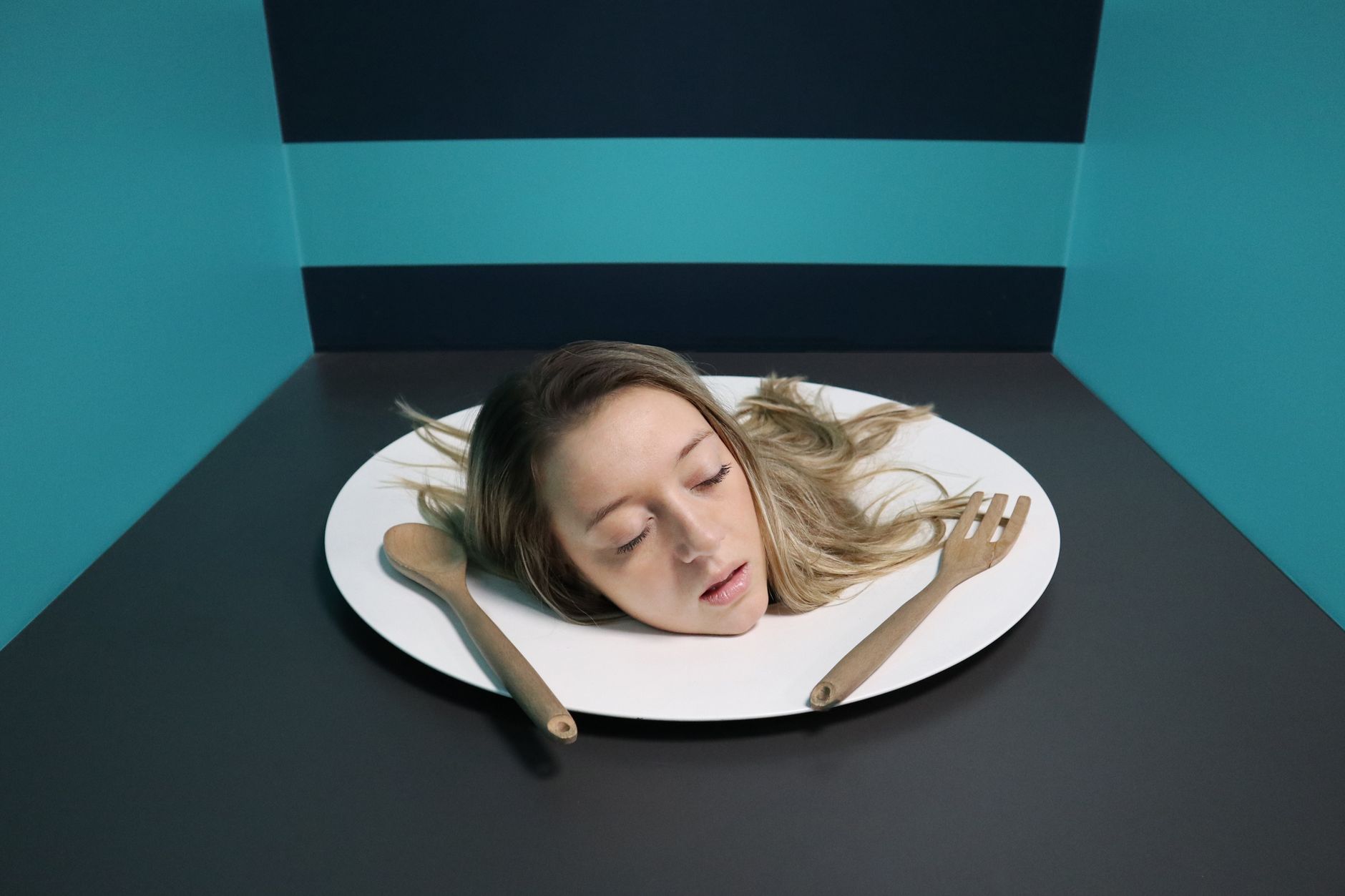 Emma Creasey Explores Surreal Ambiguity in New Exhibit