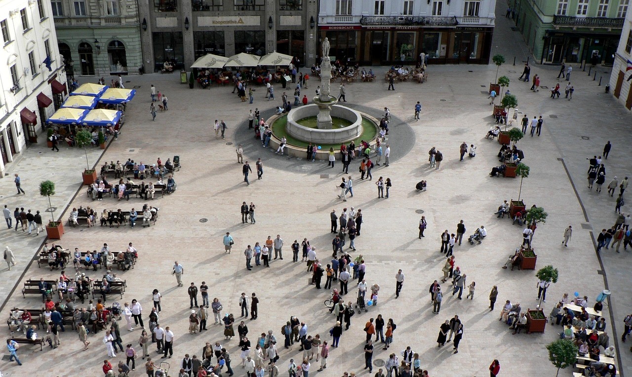 Newington’s Town Square Ties: Lab Grown Engagement Rings