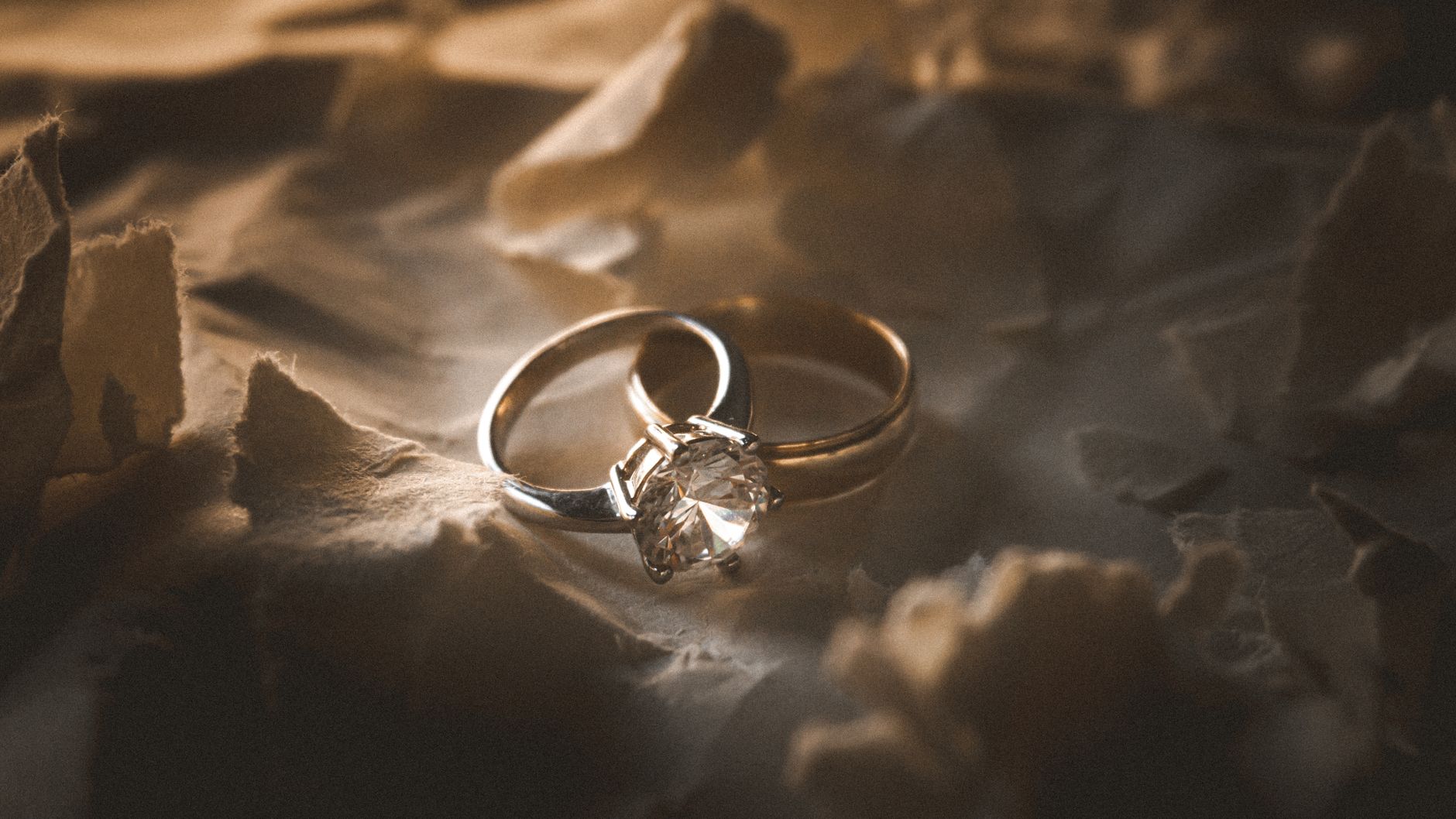 The Enduring Elegance of Round Engagement Rings