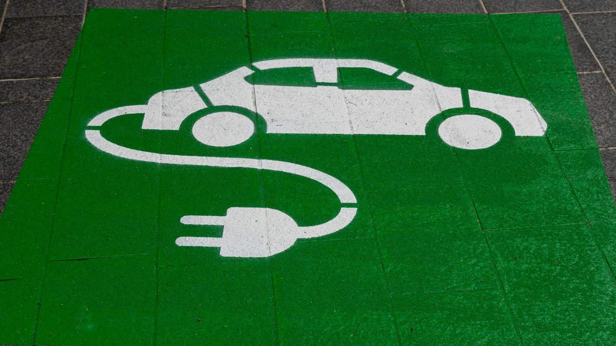 Canada Cuts Tariffs on Chinese Electric Vehicles Canada Cuts Tariffs on Chinese Electric Vehicles - electric vehicle