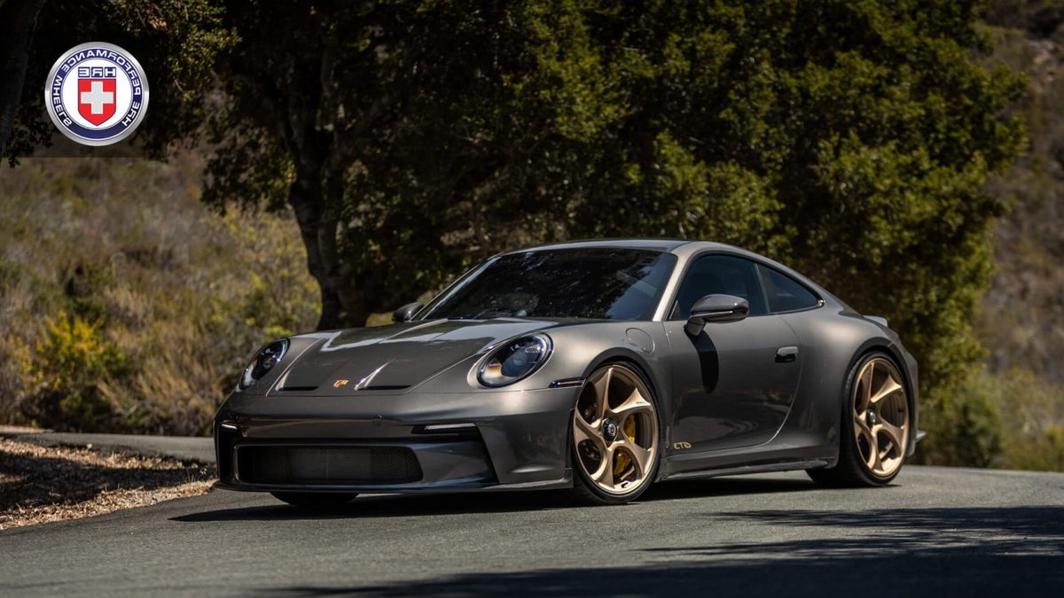 Gray Porsche GT3 Shines on Frozen Champagne - gray porsche