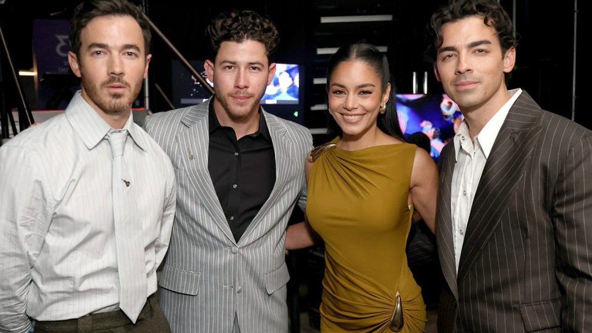 Vanessa Hudgens joins Jonas Brothers at Disney event
