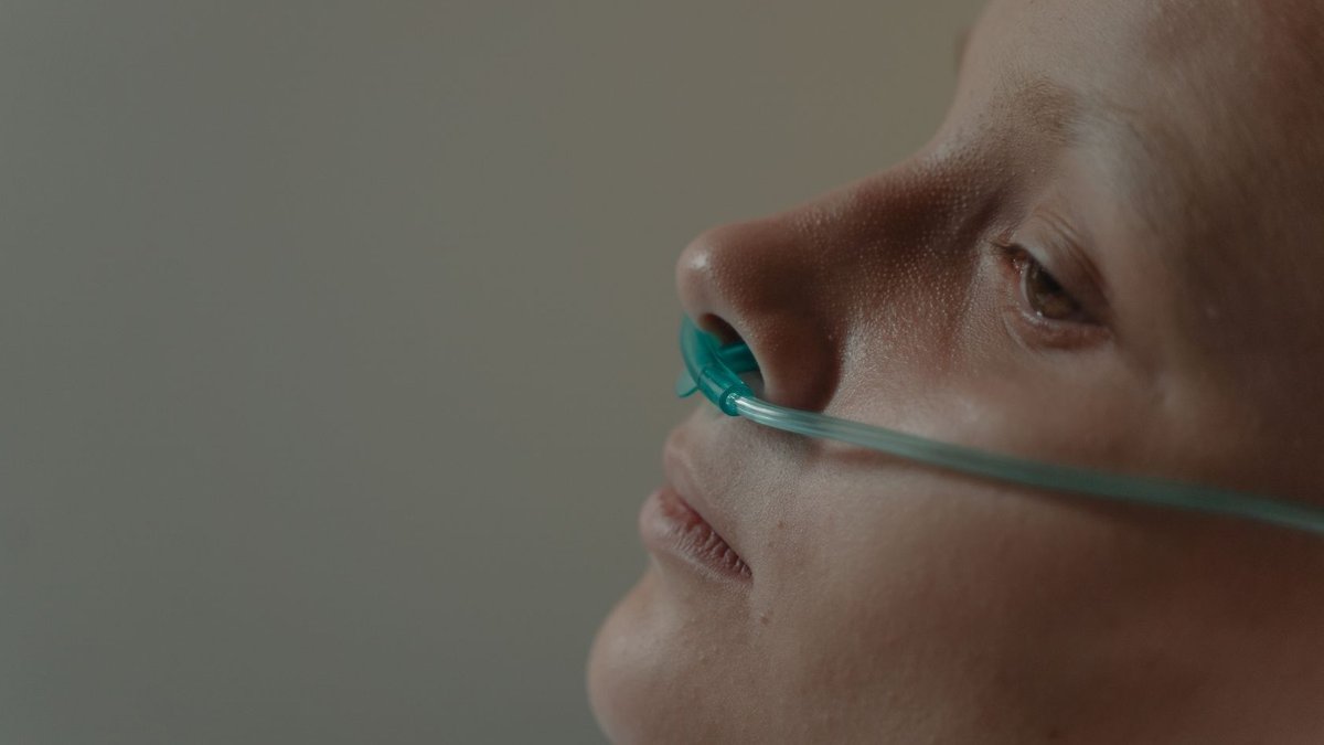 Actress fights rare illness in health battle