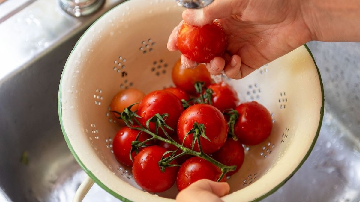 Simple Habits to Avoid Food Poisoning and Live Longer