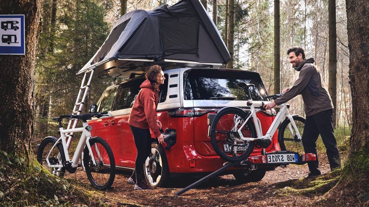 Volkswagen’s New E-Bike Tracks Your Back - ebike safety