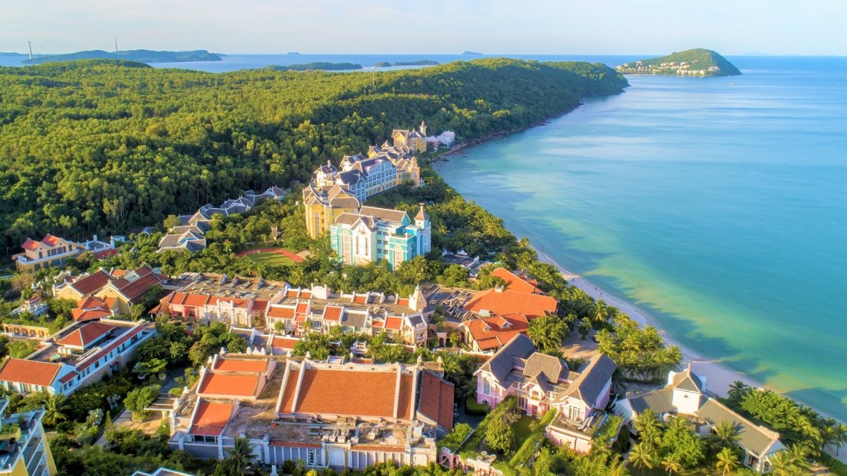Vietnam's Beaches Drive Domestic Tourism Boom Vietnam's Beaches Drive Domestic Tourism Boom - domestic tourism
