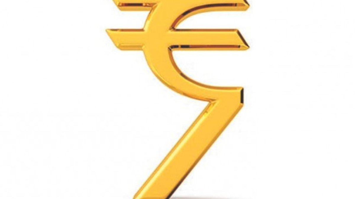 Rupee Holds Steady At 95.70 Despite Crude Pressure - rupee against usd