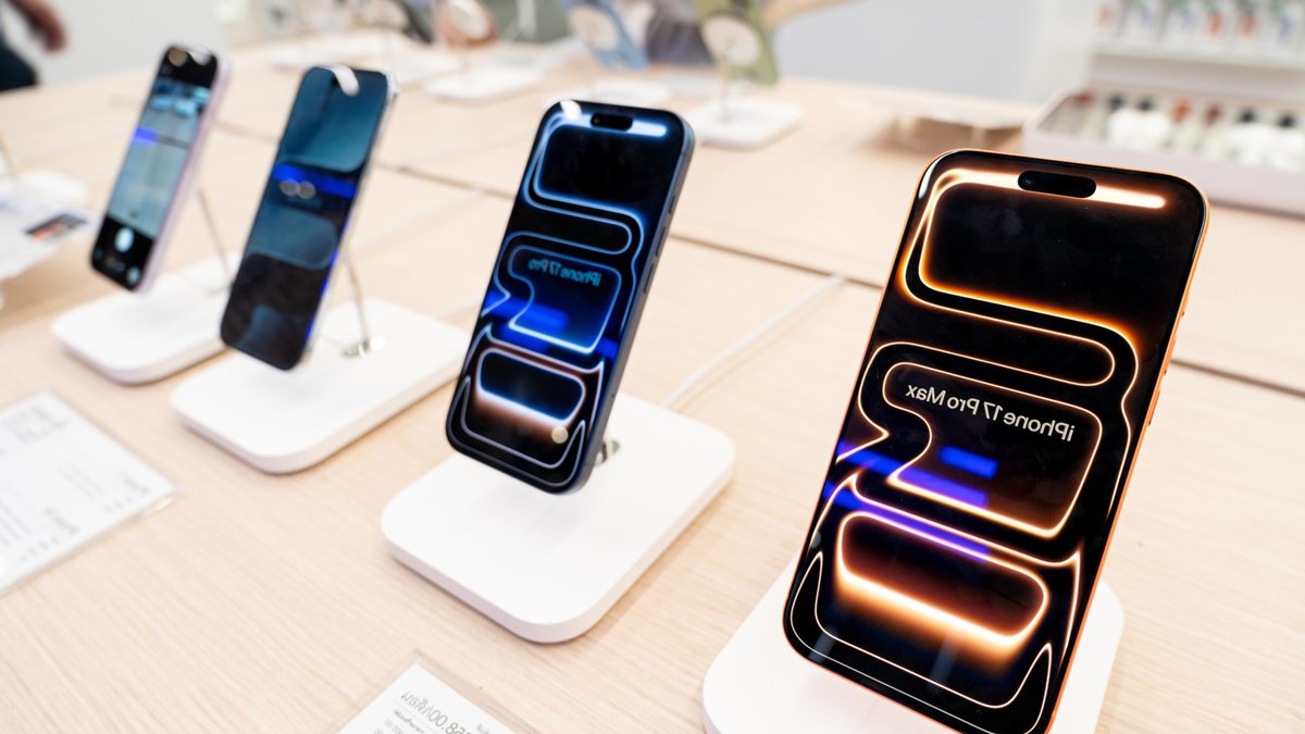 Apple Store Now Accepts These 15 Android Phones Apple Store Now Accepts These 15 Android Phones - android phones accepted apple store