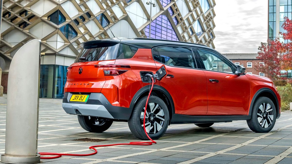 Two-thirds of UK leased cars now electric Two-thirds of UK leased cars now electric - two-thirds leased