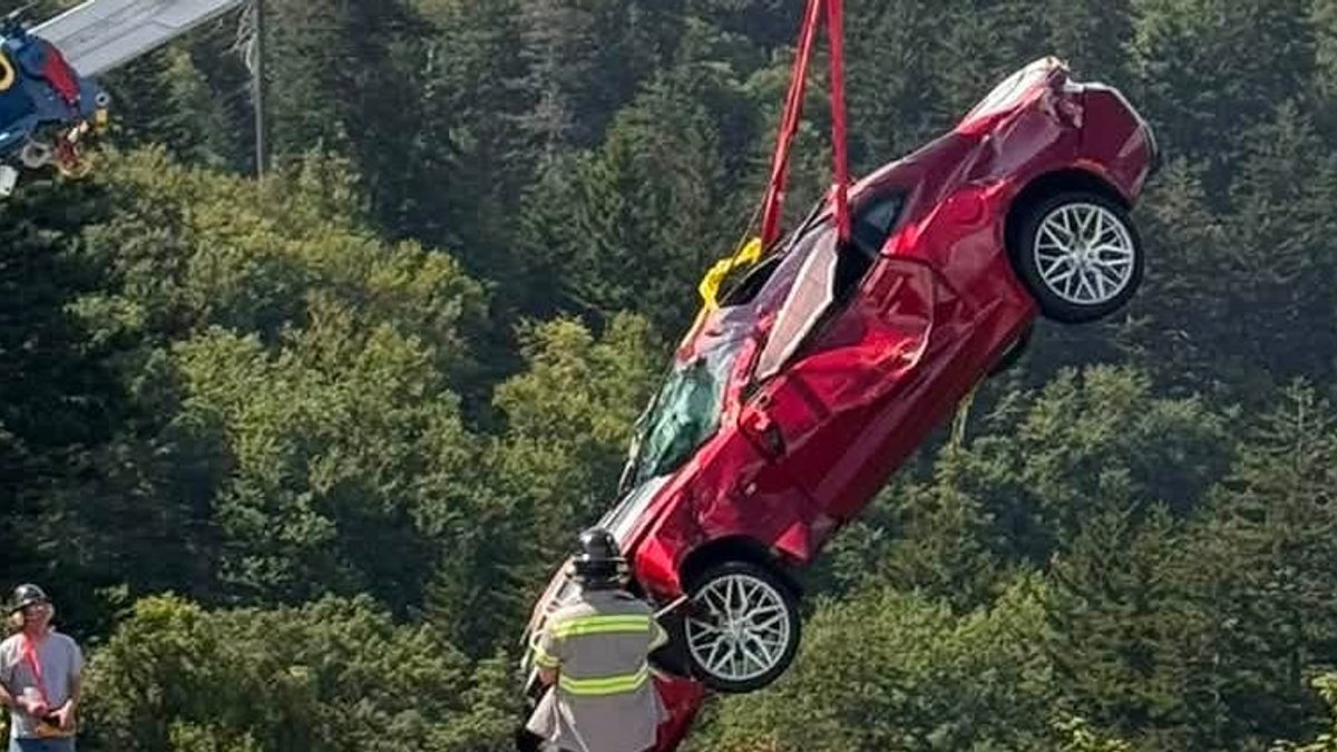 Camaro plunges off Smoky Mountain cliff - camaro crash
