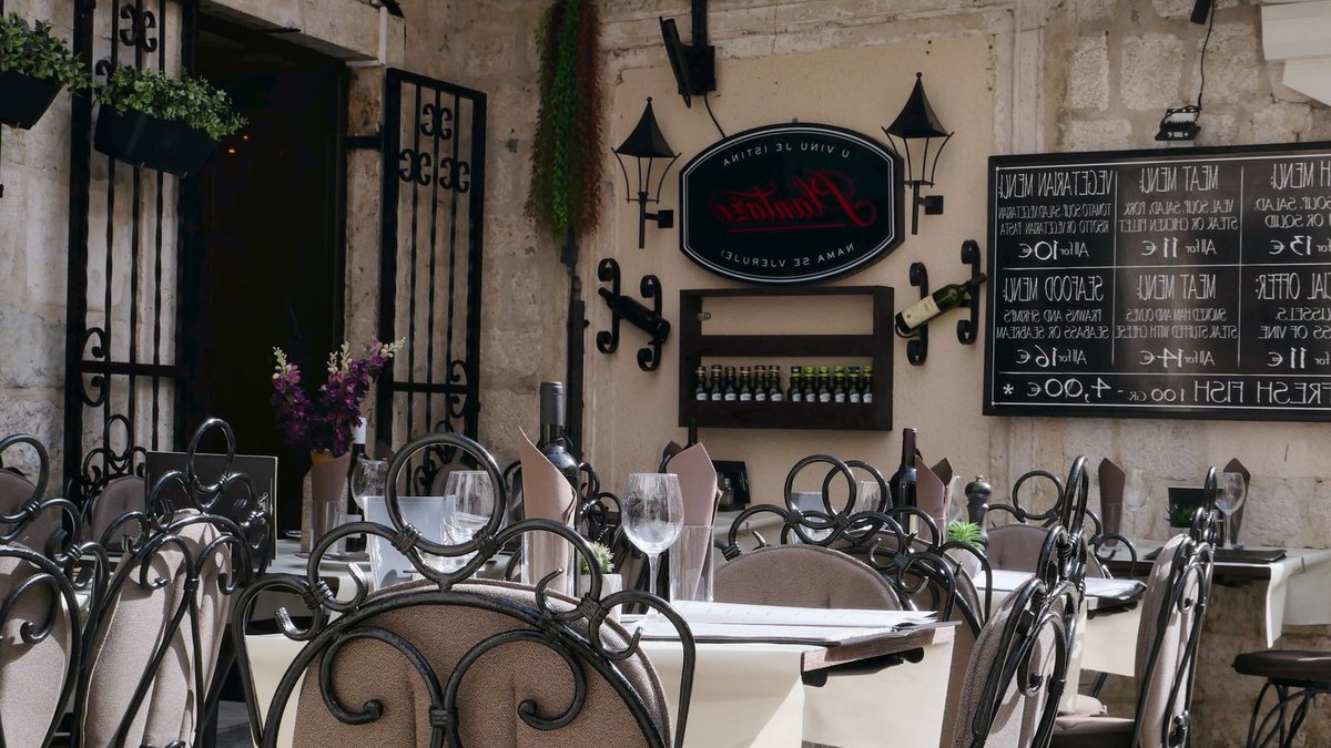 Top dog-friendly spots to dine in SA - dog-friendly dining