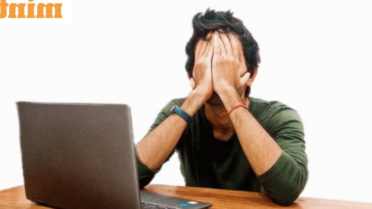 Microsoft manager fires young employee with no responsibilities - young engineer laid off