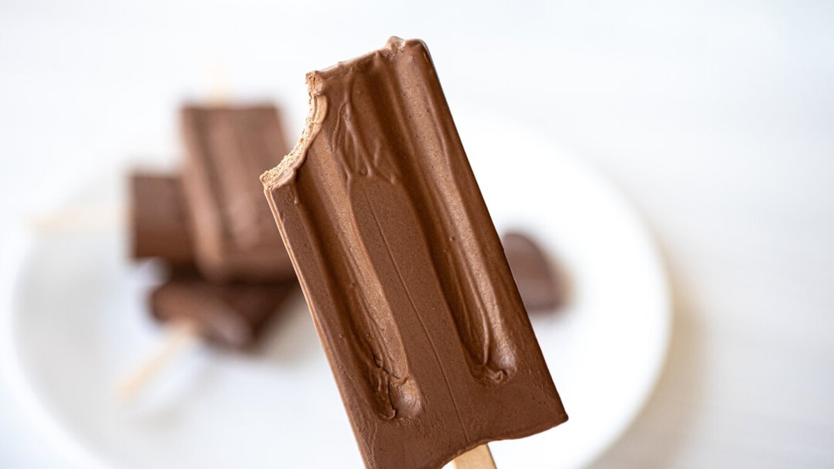 Healthy Fudgesicles Made at Home - healthy fudgesicles