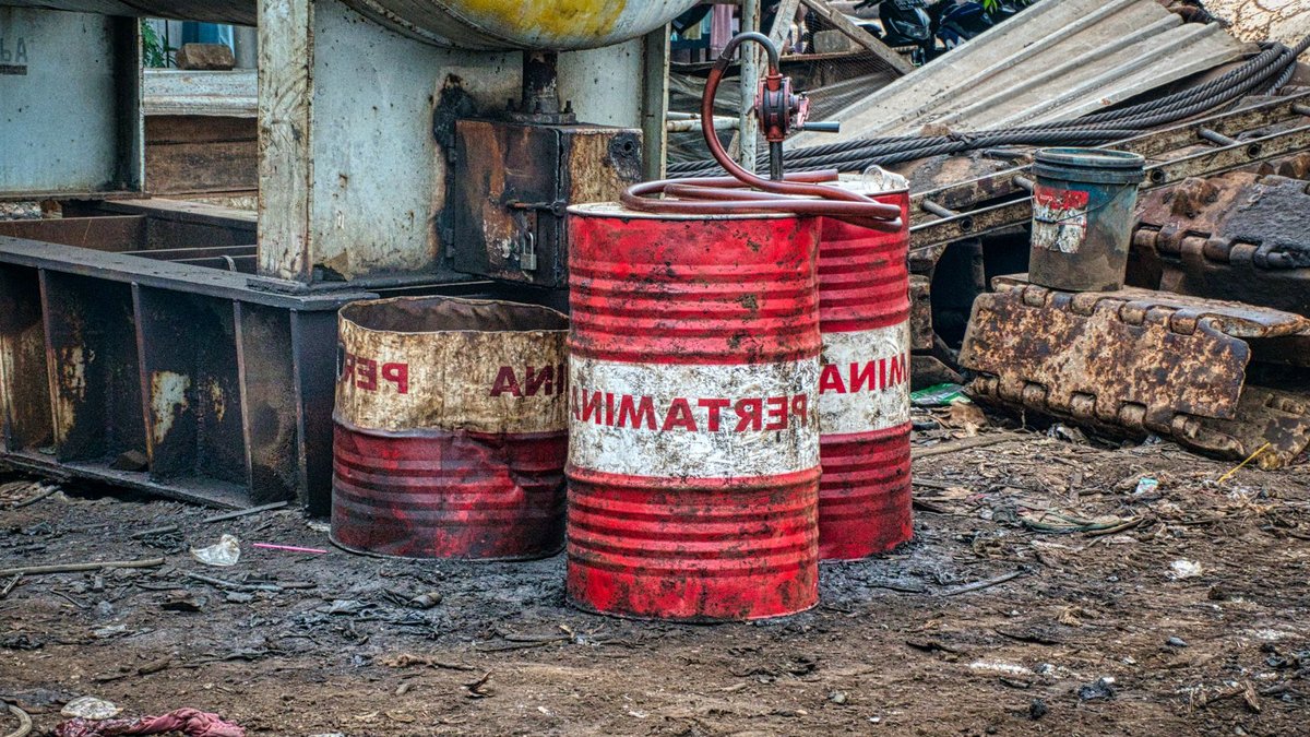 Middle East Rift Lifts Crude Prices Borrowing Costs - middle east oil