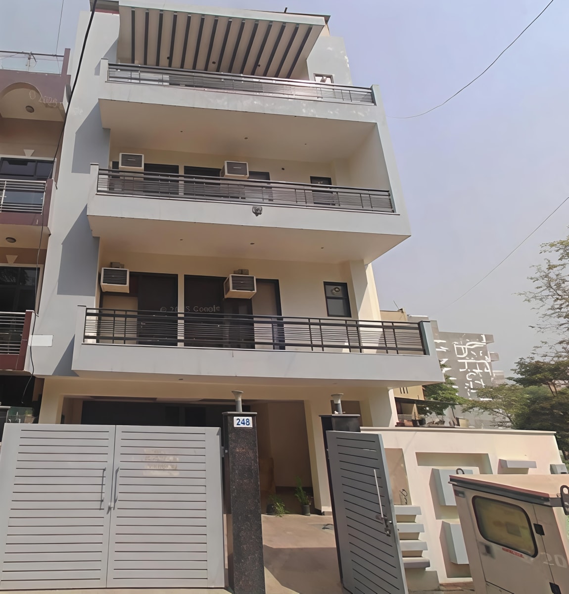 Malik pg in Noida