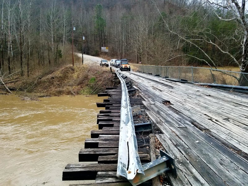 Breaks interstate park to Jackson