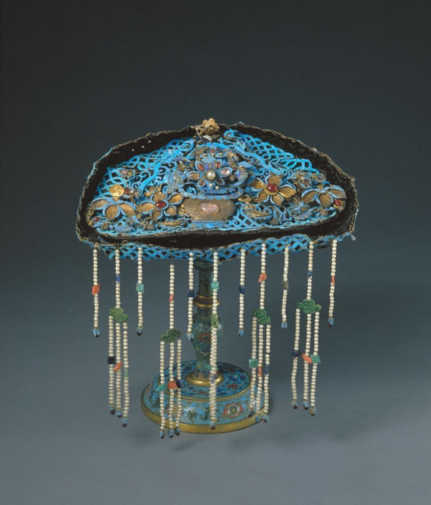 Dian zi with five phoenixes, kingfisher-dotted, inlaid with jewels (点翠嵌珠宝五凤钿), the Palace Museum