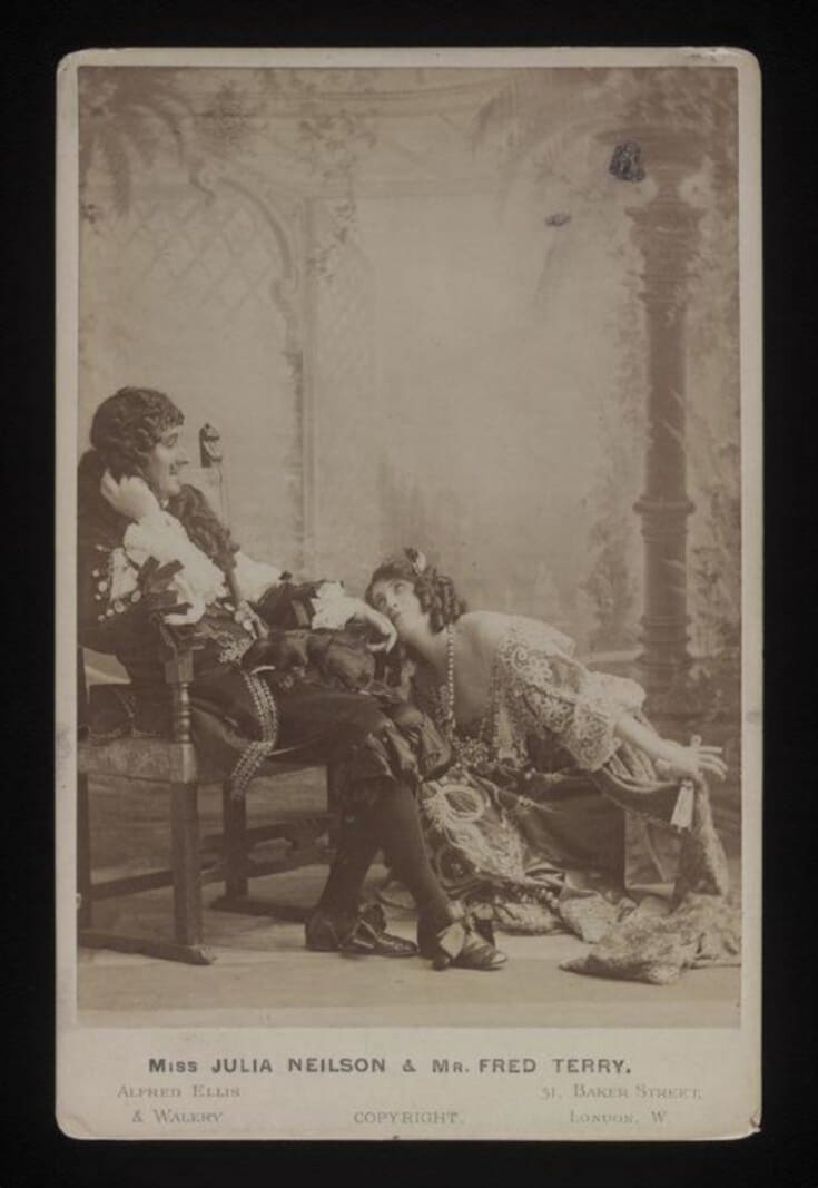 Sweet Nell of Old Drury (S.3369-2015), photograph, 1900, Julia Neilson holding the lacquer fan