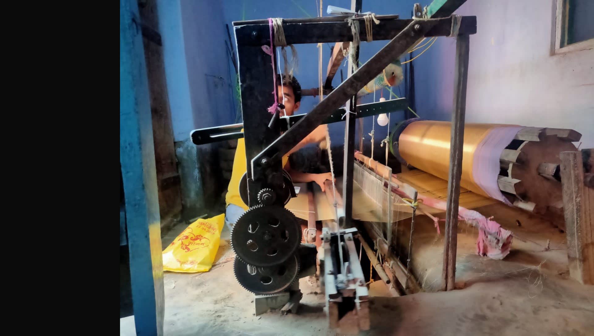 Metallic Gold fabric weaving process