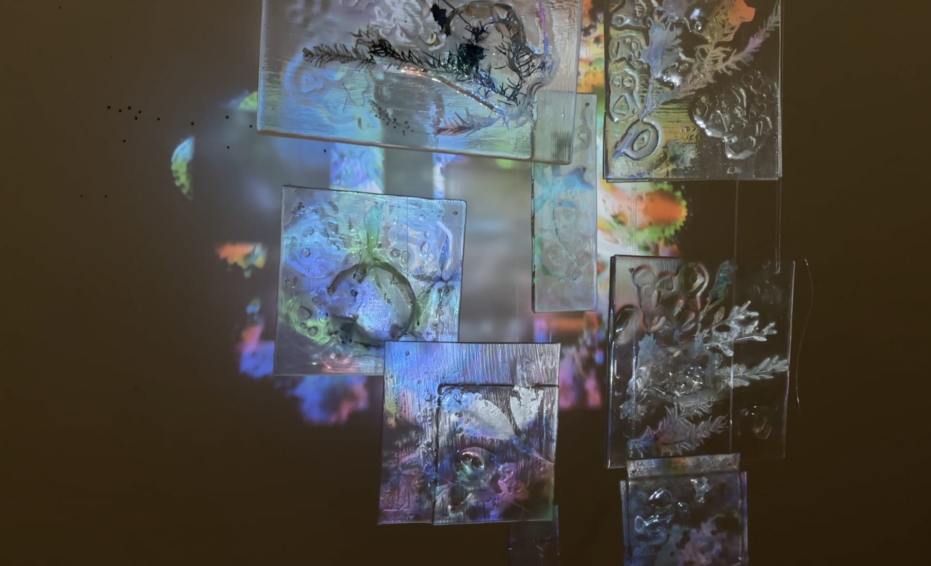 Details of glass sheet patterns and projection