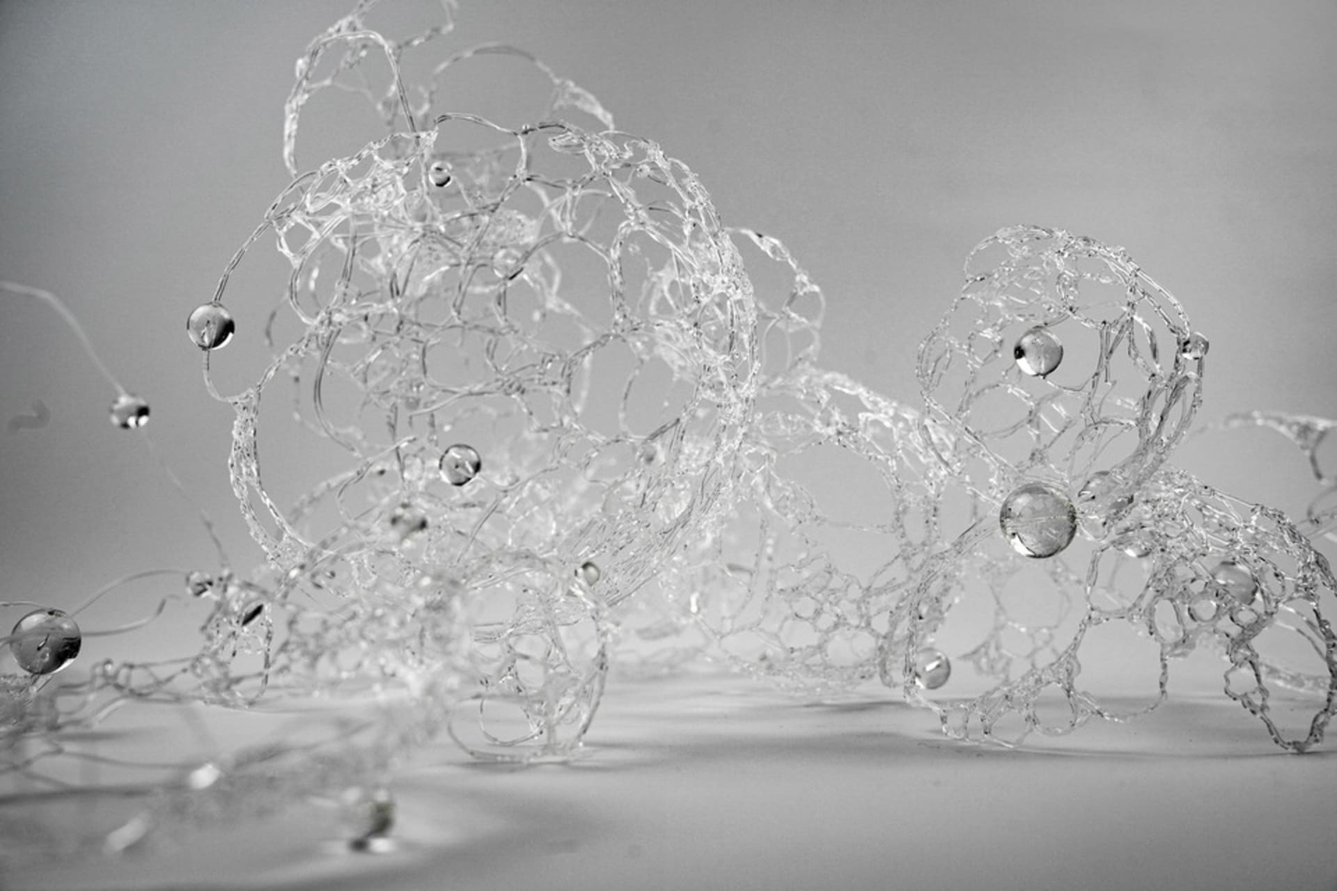 Use clear PLA to draw bubble gaps, make it into broken bubbles and string some glass beads. Reflect the sense of fleetingness.