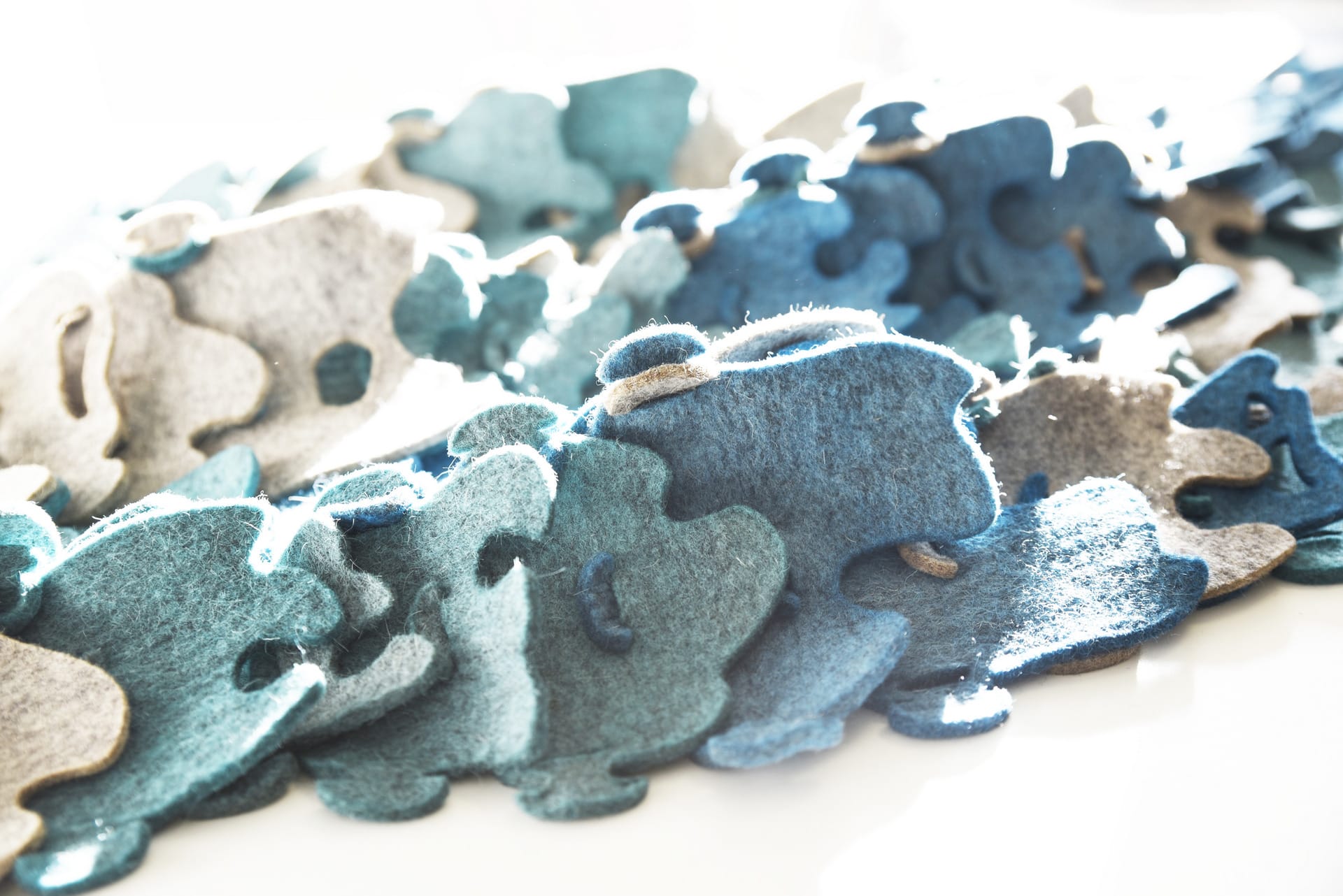 Flowing - Modular system 3 - Subtle, nonstop, power, Wool felt.