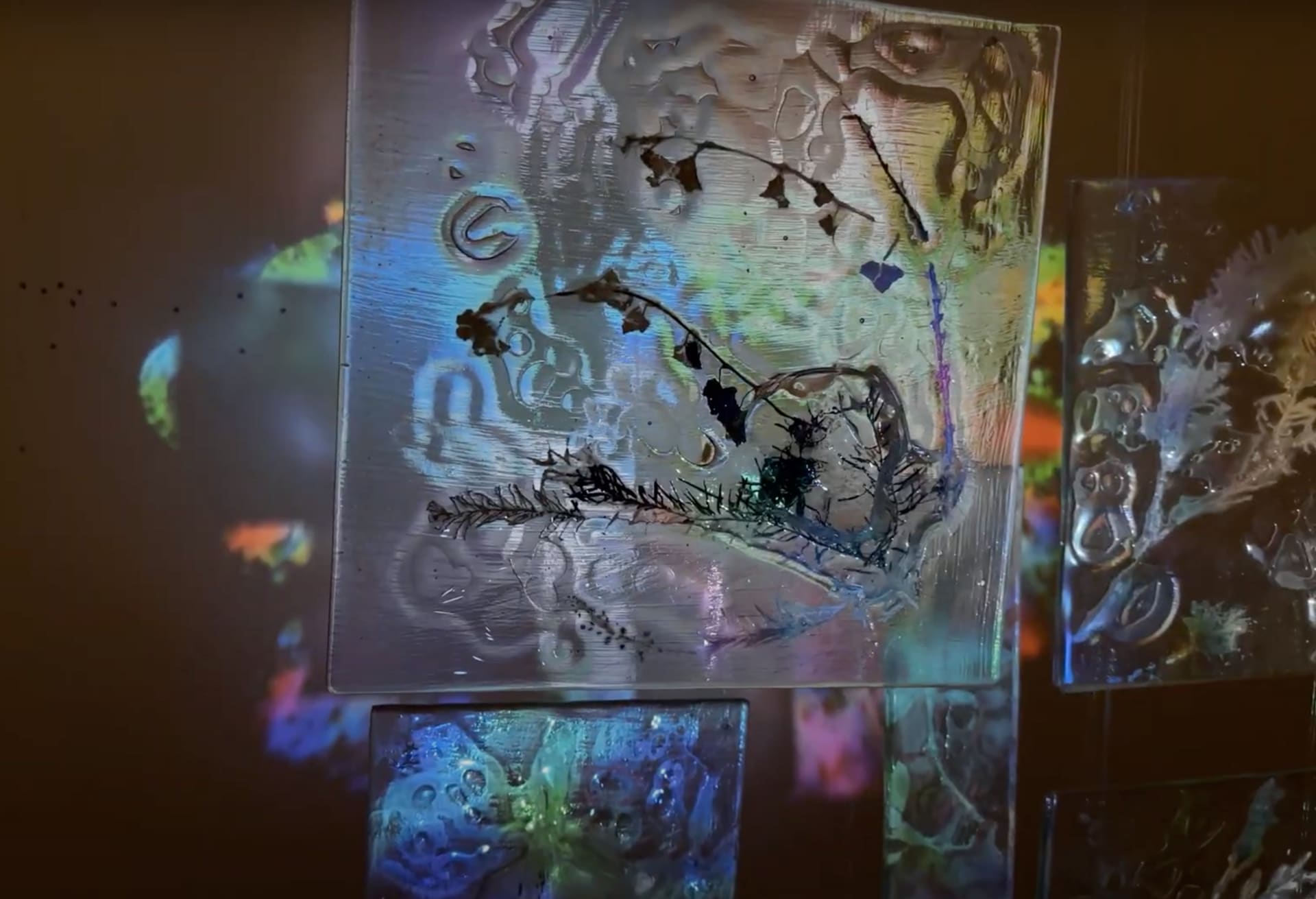 Details of glass sheet patterns
