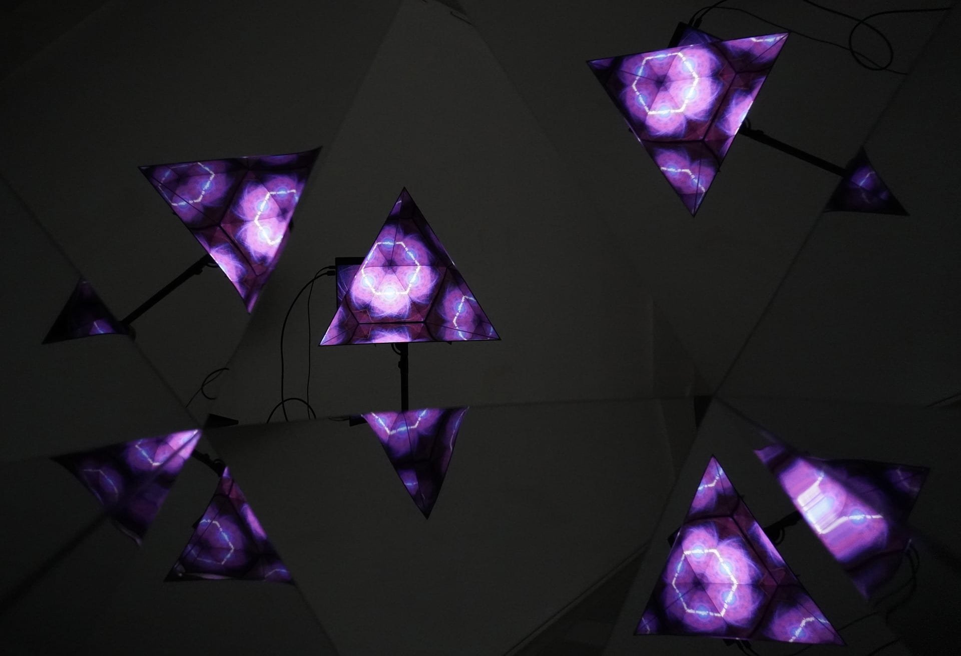 Imaging effects in a triangular kaleidoscope