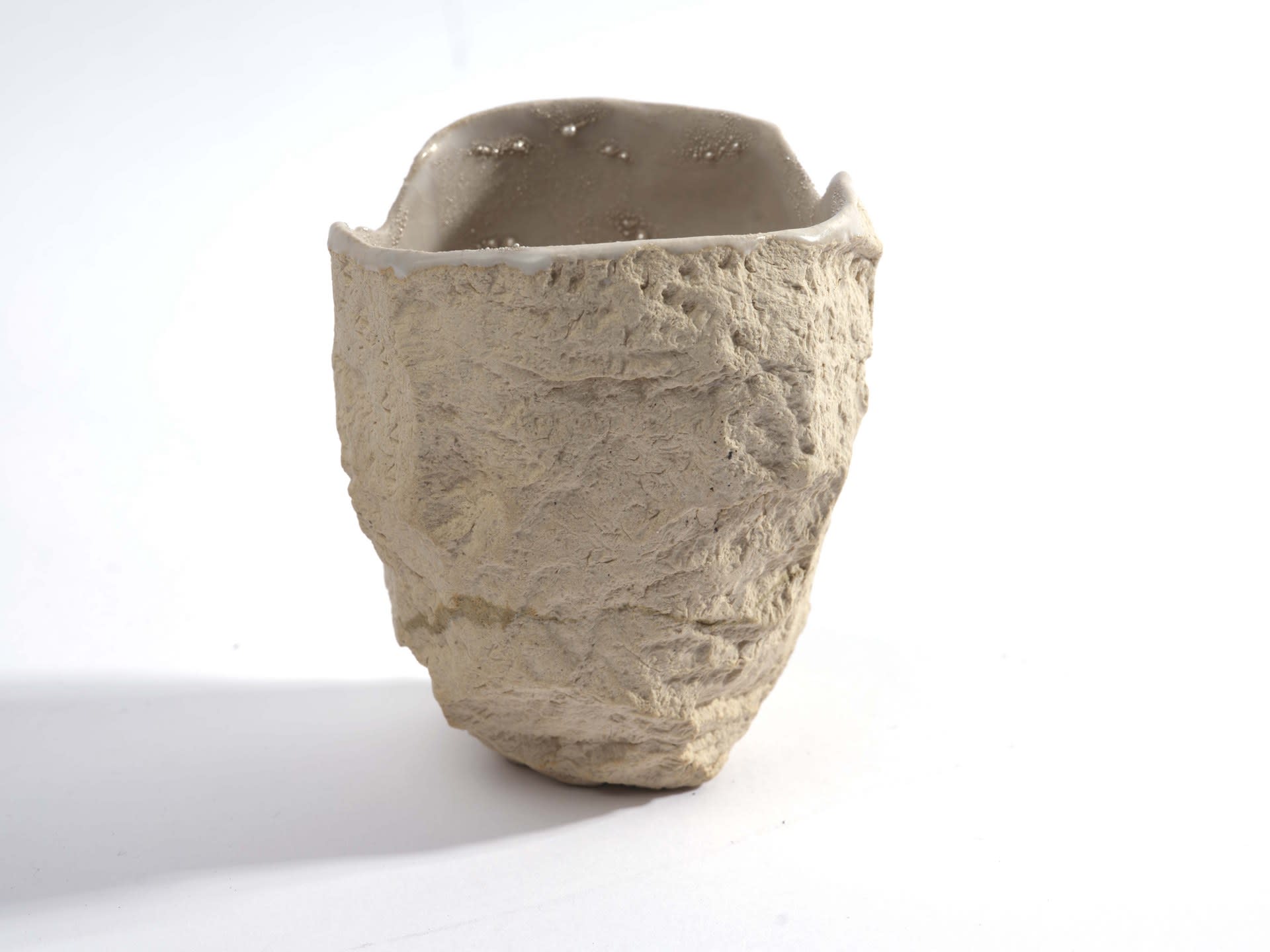 'Reactive silver droplets’ cup, 2021