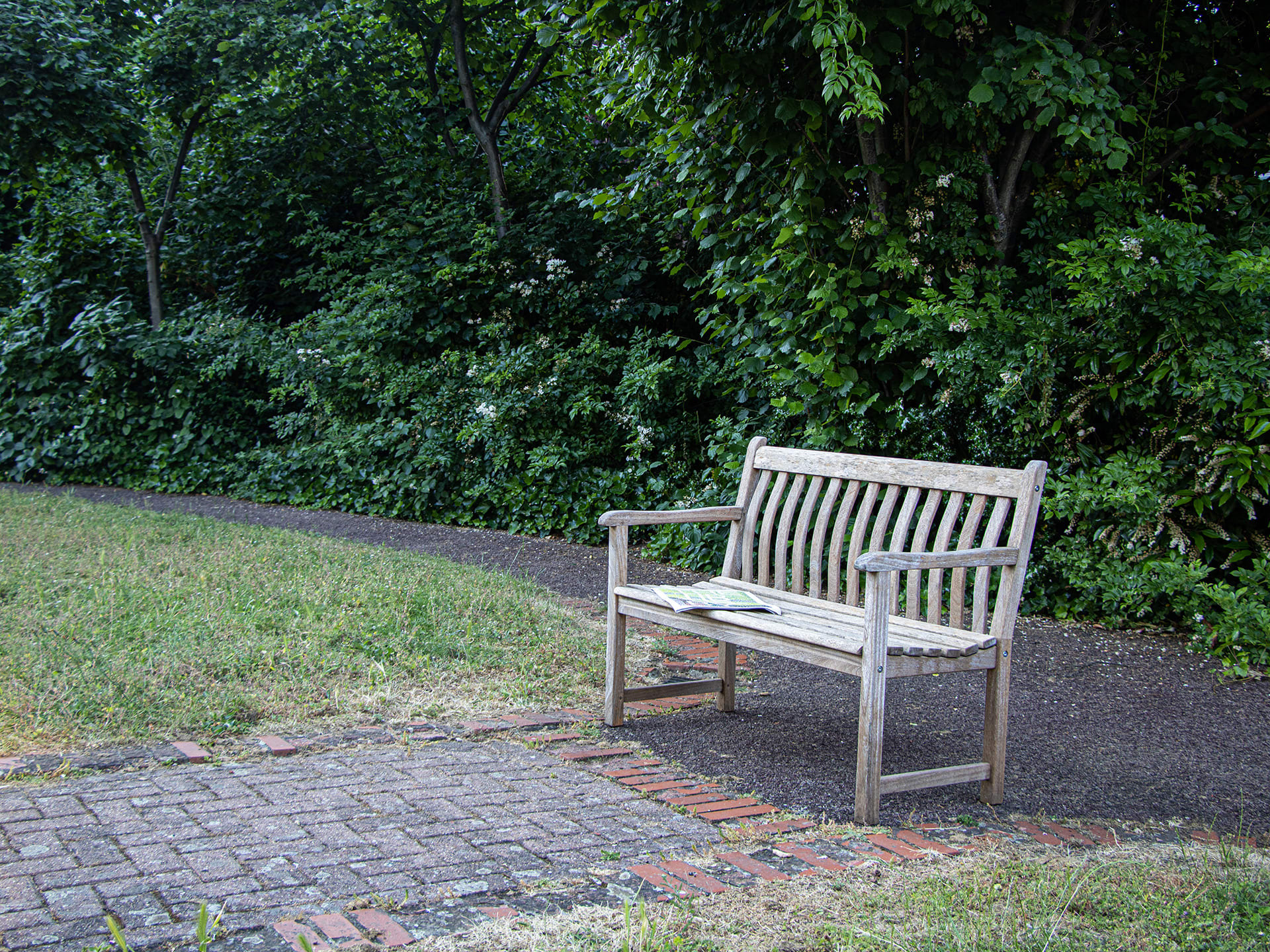 A local resident stoped using and benefiting from the space after a bench went missing. 