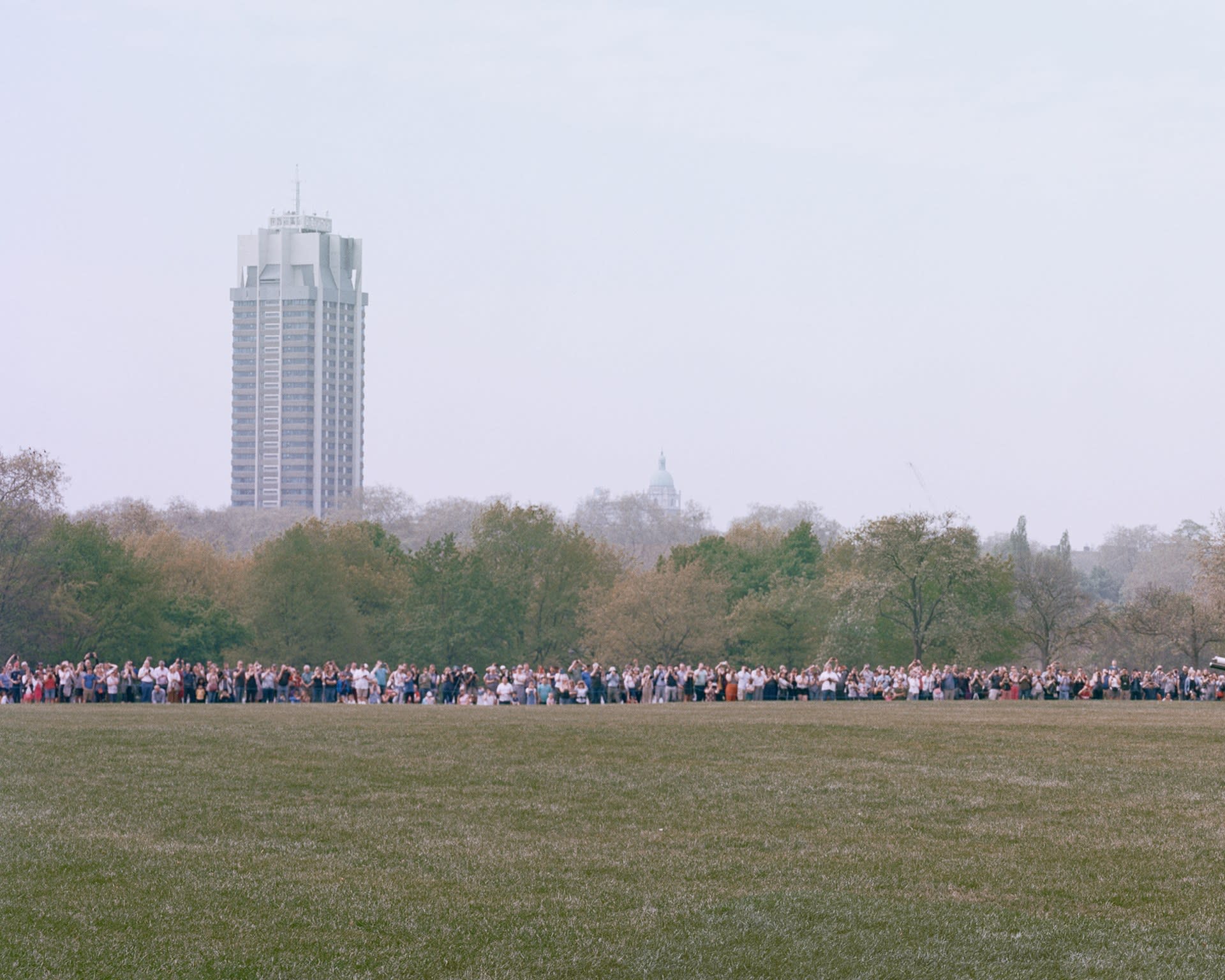 Detail ( Sea of onlookers at Hyde Park for the Royal Gun Salutes. 26 April 2019, I )
