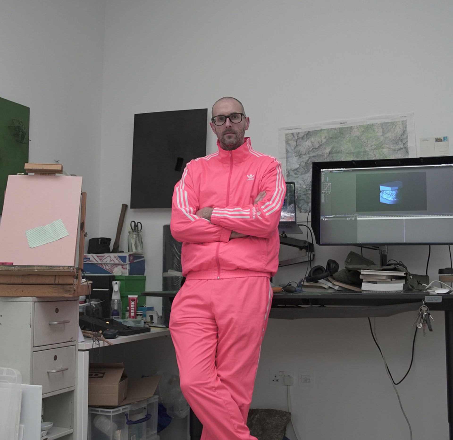 Image of the artist in his studio