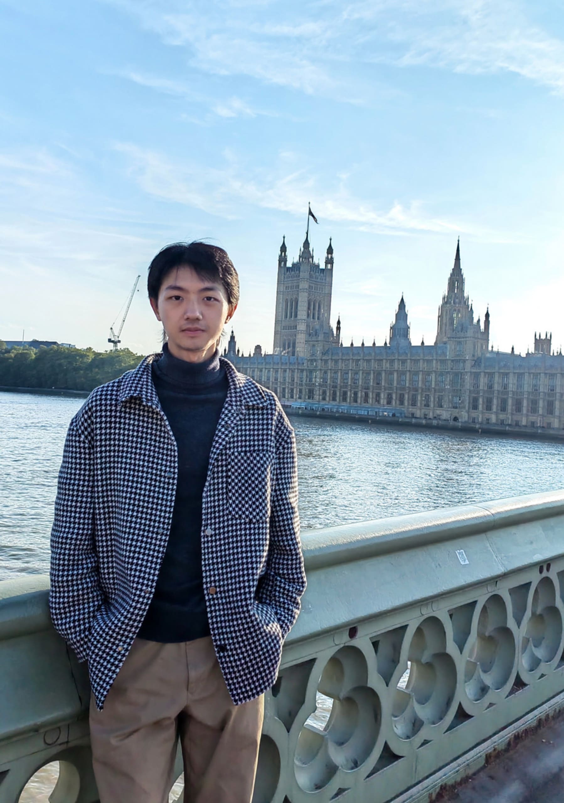 Lang Zhao is a researcher in cultural aesthetics and film director.