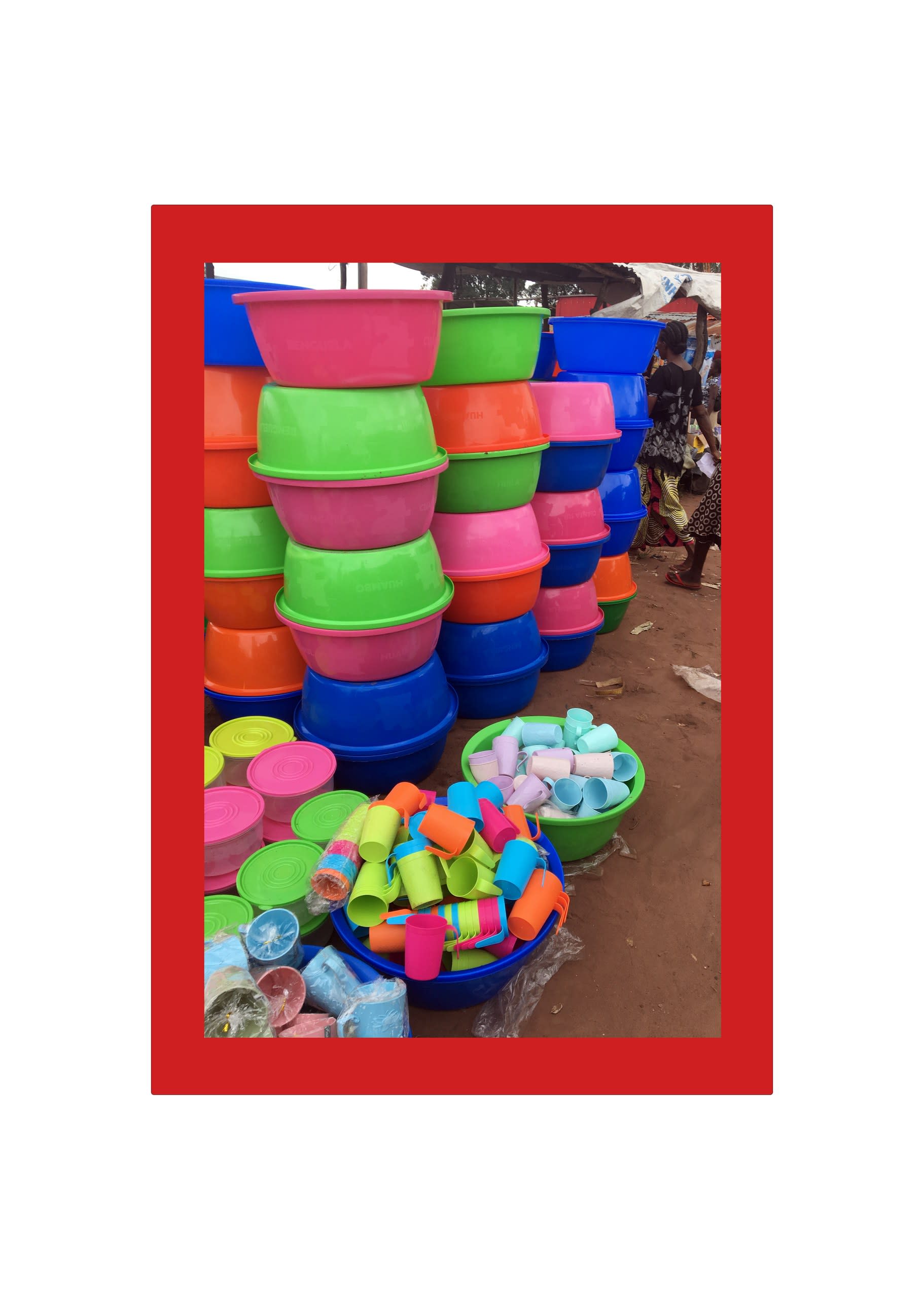 Market in the border of Kamako, DRC and Chitato, Lunda Norte, Angola (plastic basin 5)