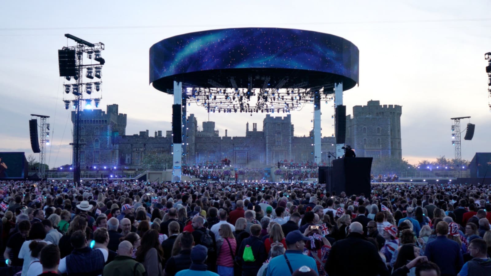 Projection of No.A on the LED Board and Windsor Castle during the Coronation  Concert, the Royal Collaboration 