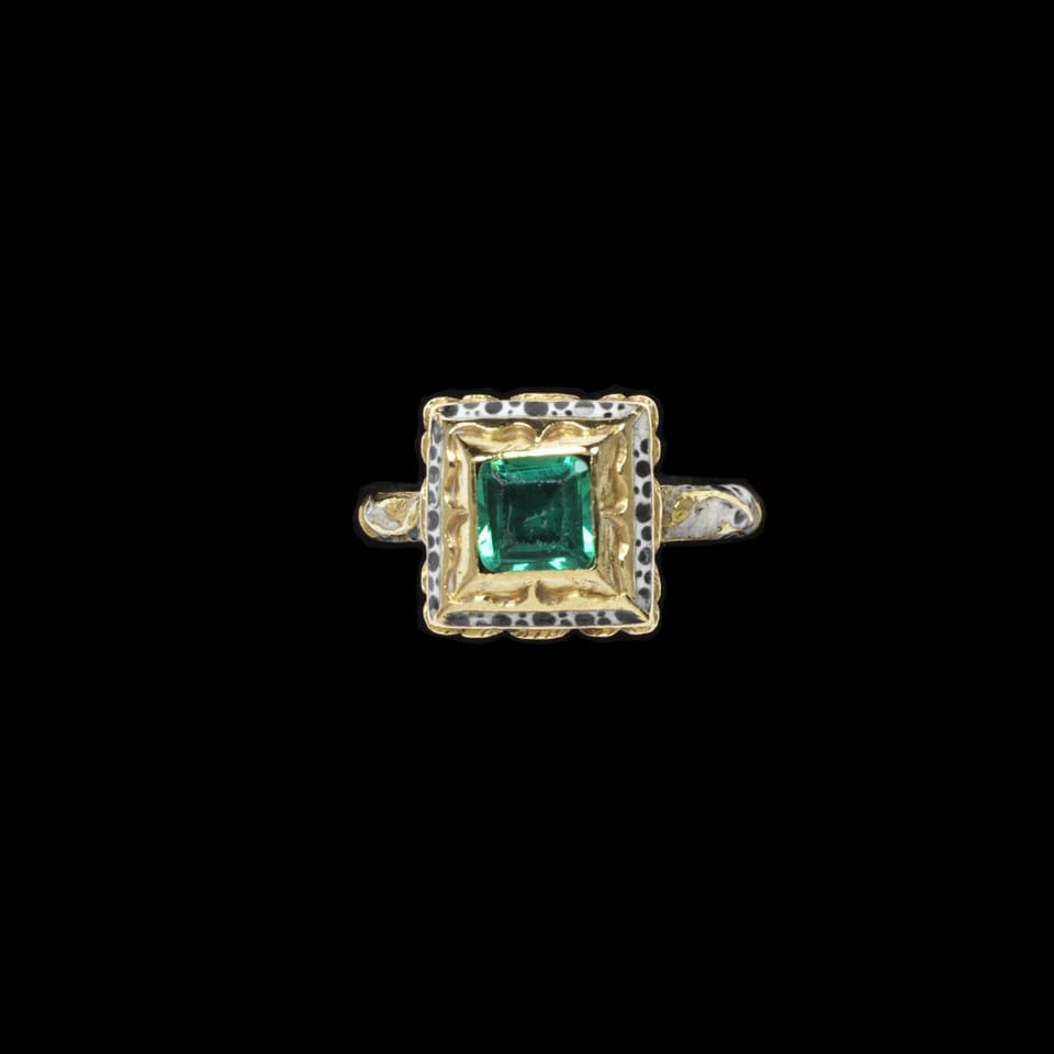 Enamelled gold ring, with a box bezel set with paste (glass) imitating an emerald (1650-1700)