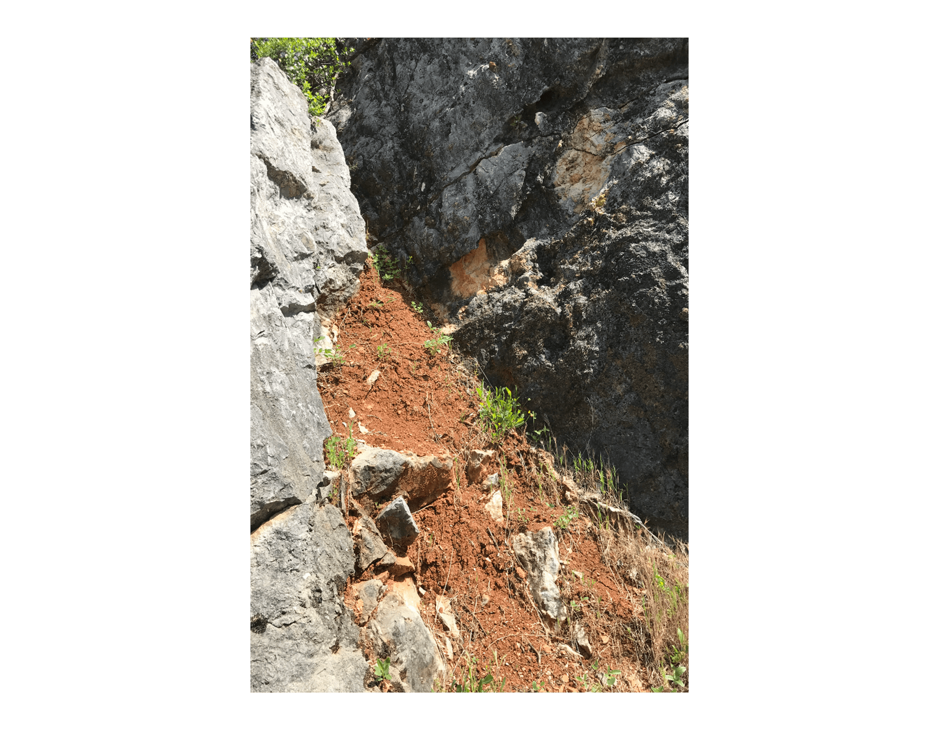 Color of the soil  —  Quarry