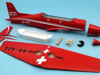 Pilatus PC 21 als kompl. GFK Baukasten, Spannweite 1130mm, L 1400mm