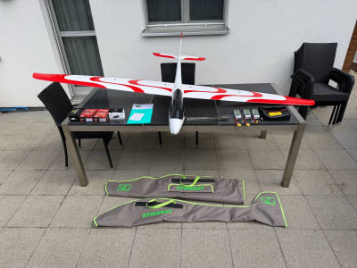 Stingray mit SG-Design in Voll-CFK Bauweise