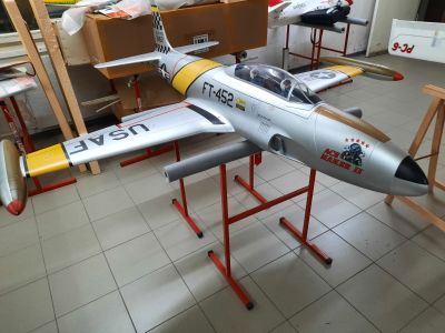 Kerosin-Jet T-33 von HSD-Jet ca 2 Meter Spannweite für 80iger bis 140 Turbine