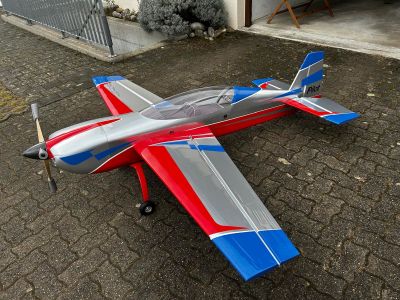Extra NG-90 CFK-Carbon ARF Version von Pilot RC (Elektro). Spannweite 2,29 m